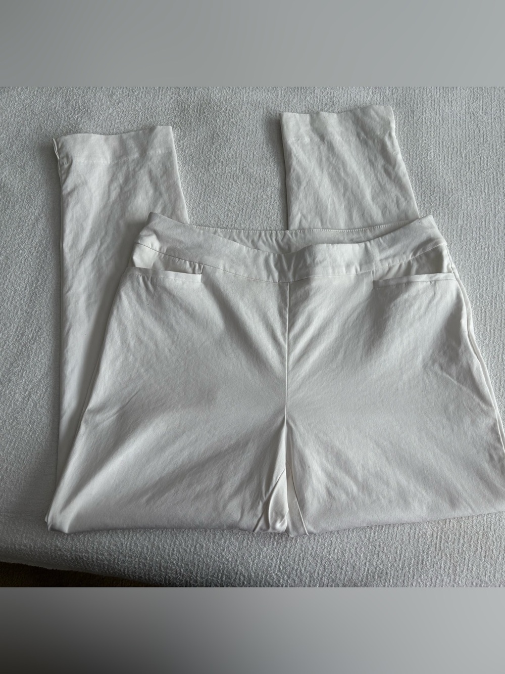 Chicos White Stretch Pants